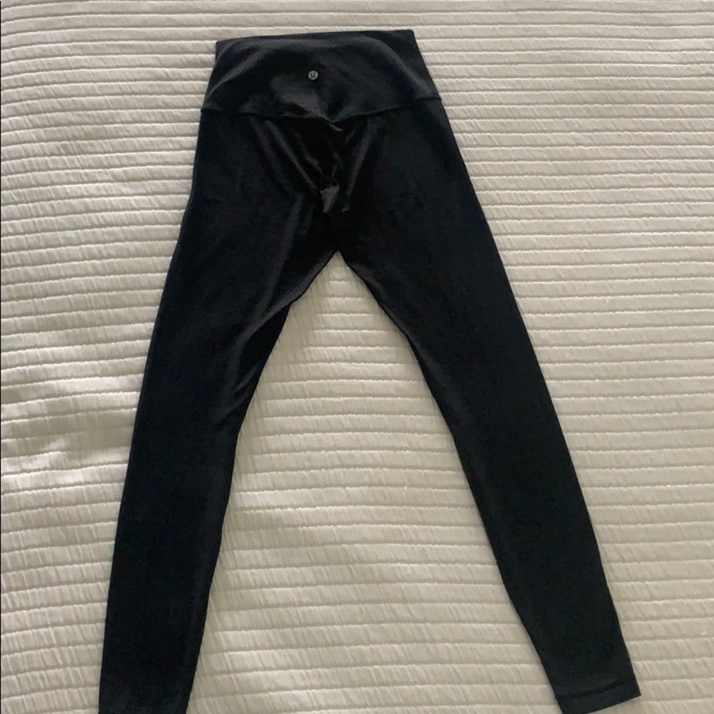 Lululemon align 28’ size 6 black jacquard print